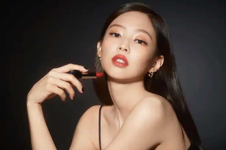 Jennie Blackpink Raih Global Force Award pada Billboard Women in Music 2025