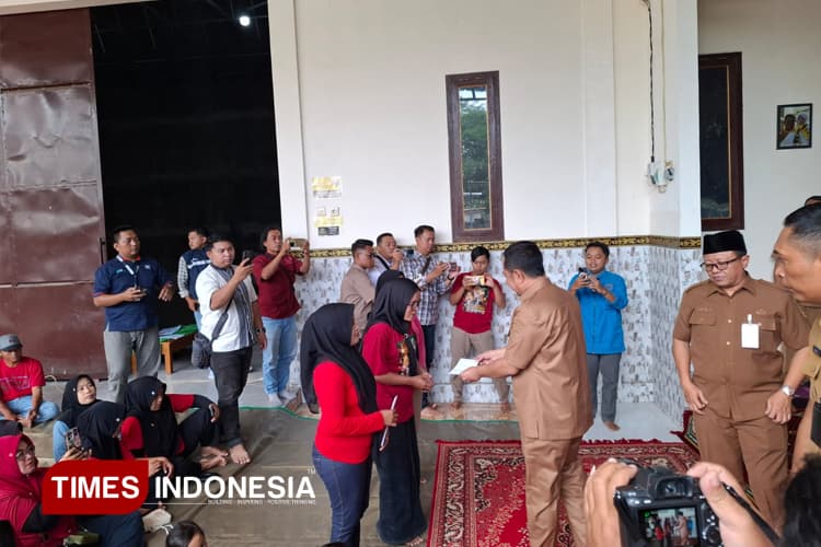 Pemkab Bondowoso Salurkan BLT DBHCHT Tahap II, Segini Totalnya