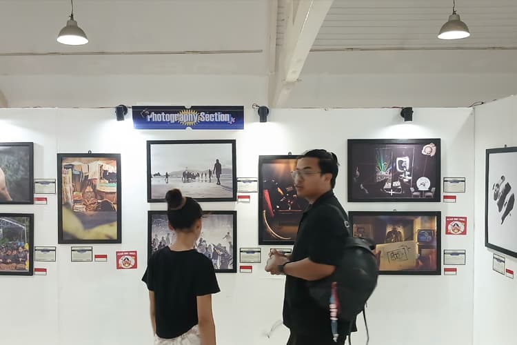 SINESTESIA Vol 8, DKV Unesa Hadirkan Enam Karya Mancanegara di AJBS Home Centre