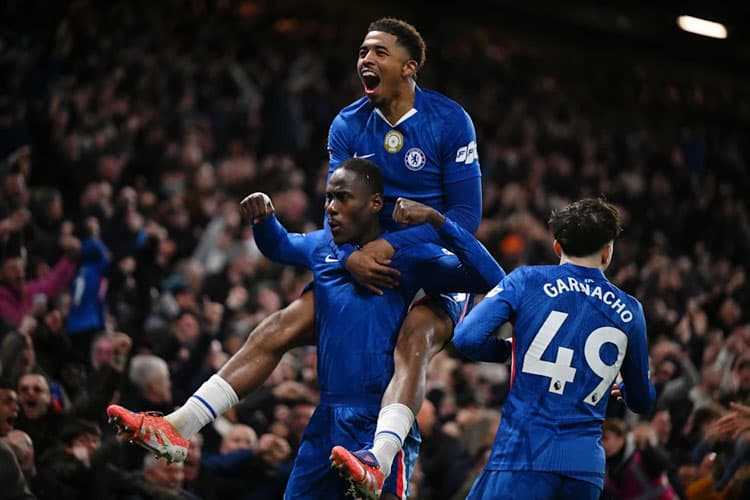 Arsenal Tertahan di Kandang Chelsea, Liverpool dan United Menang