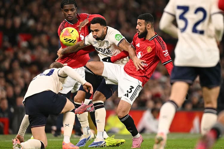 Manchester United Gagal Raih Kemenangan Penting di Old Trafford