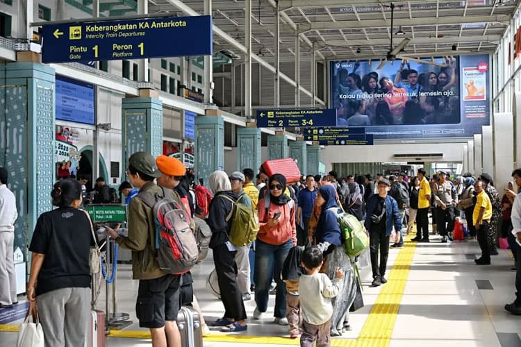 Data Kemenhub Sebut 10,1 Juta Orang Gunakan Transportasi Umum di Libur Natal 2025