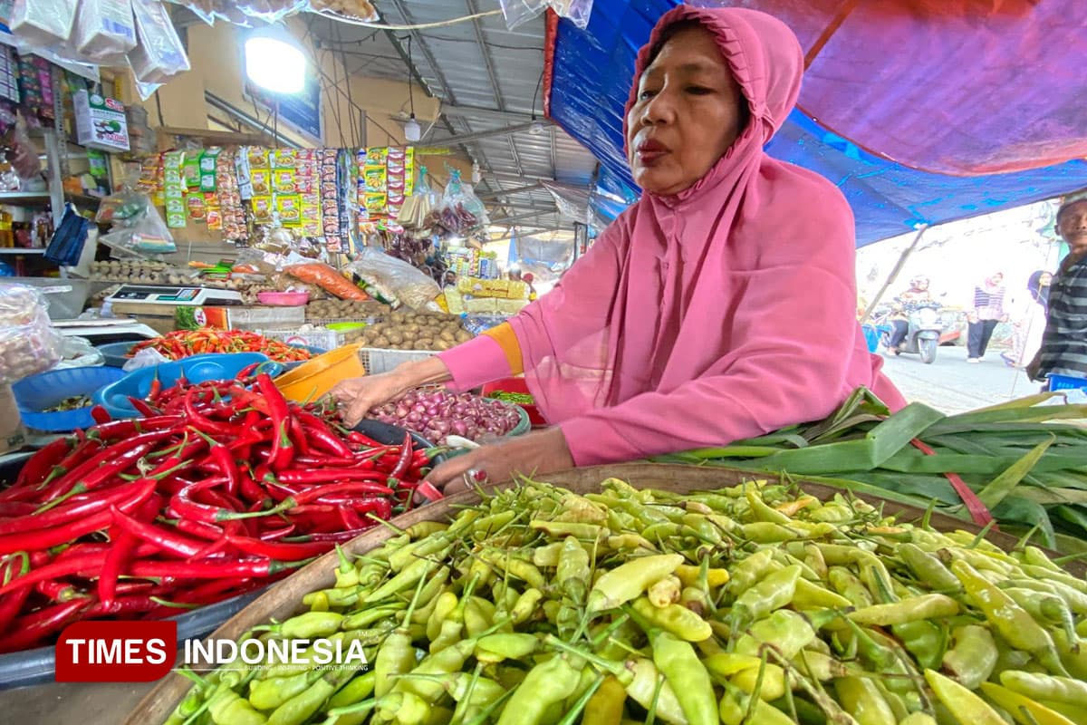 Jelang Ramadan 2026, Harga Cabai dan Telur Ayam di Pasar Induk Bondowoso Naik