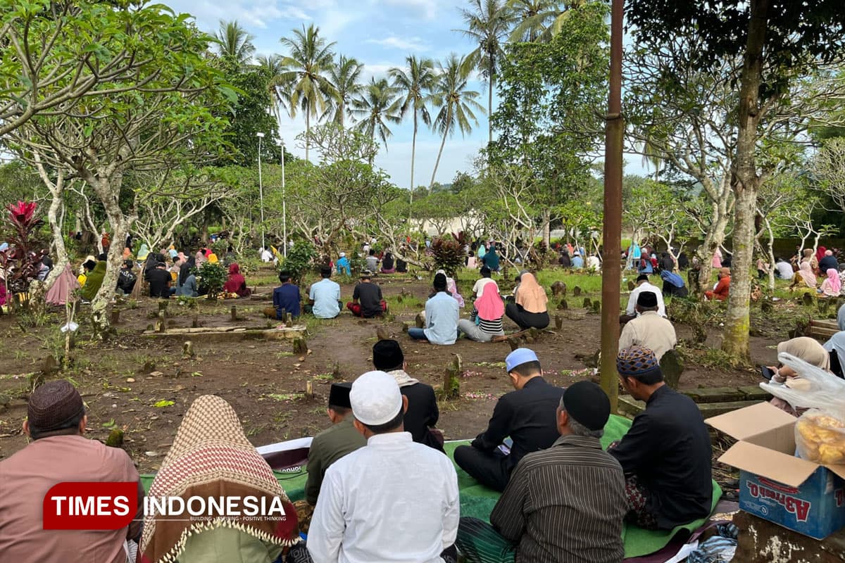 Tradisi Nyekar Agung Warga Bondowoso Menyambut Bulan Suci Ramadan 2026