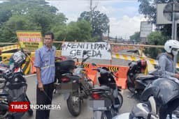 Jadi Tempat COD dan Ada Penitipan Motor di Jembatan Sentong Bondowoso