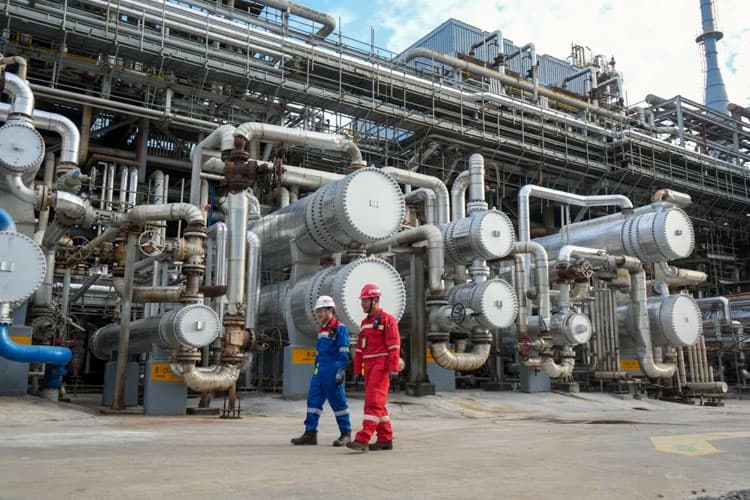 Terbesar di Indonesia, Pertamina Targetkan Kilang Balikpapan Beroperasi November 2025